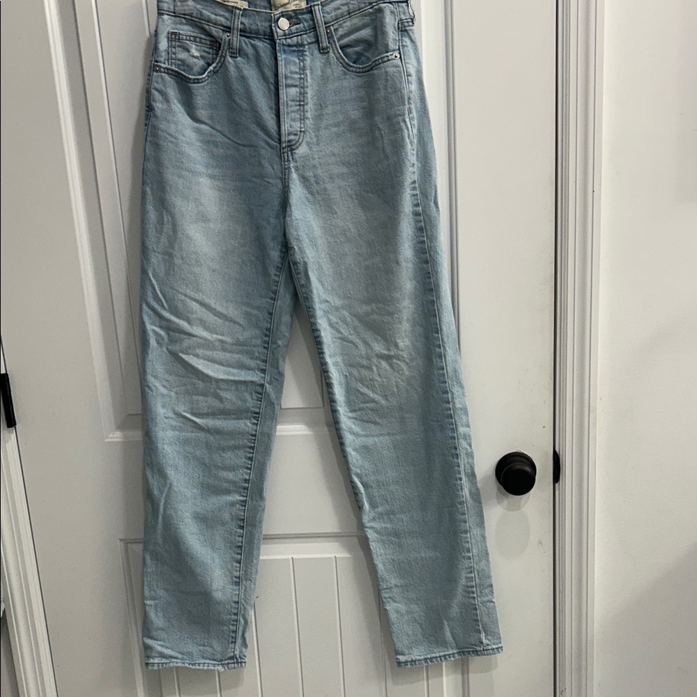 Universal Thread High Rise 90s Straight jeans